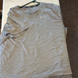 Nike Running Men's Heather Gray Short Sleeve Tee